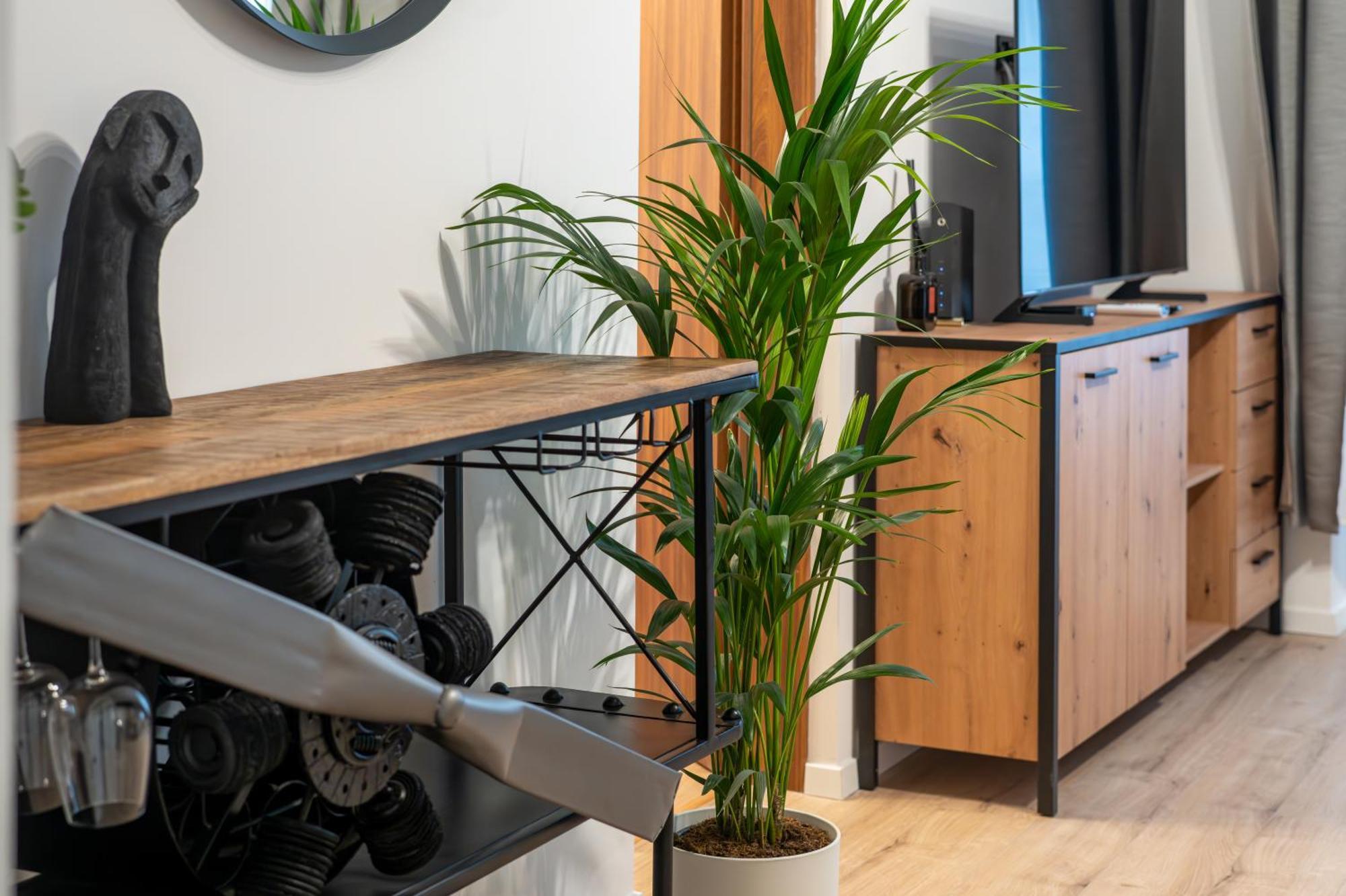 Stylish Superior Apartment ,2 Bedrooms, 3 Ac, Metro 2 Min, Prime Central Location Budapest, Guest Favorite, Budapest