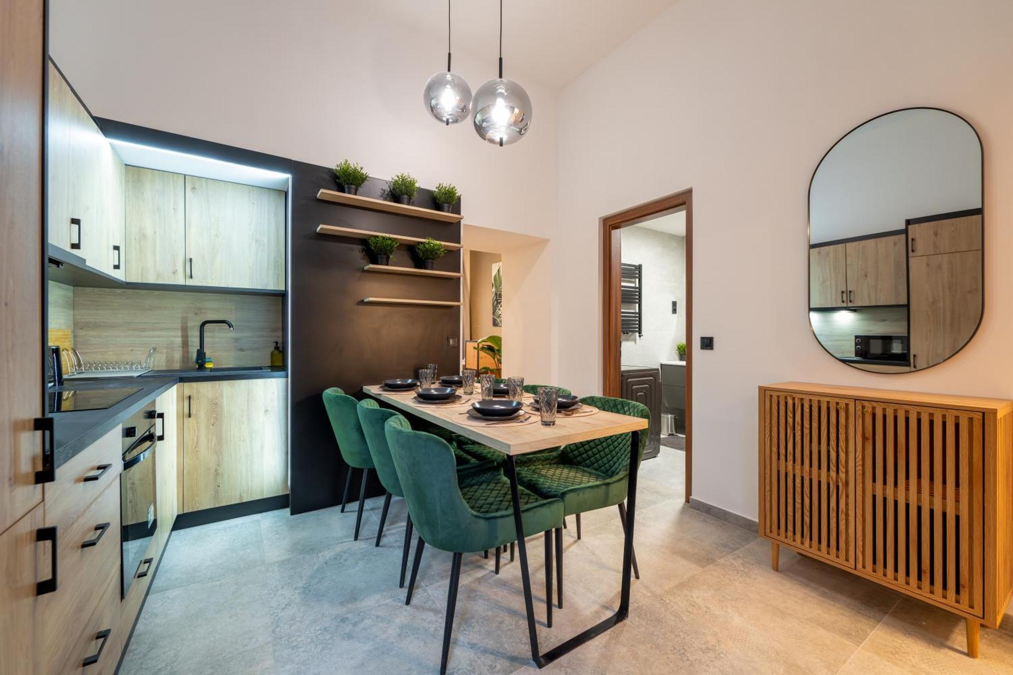 Stylish Superior Apartment ,2 Bedrooms, 3 Ac, Metro 2 Min, Prime Central Location Budapest, Guest Favorite — Photos 3