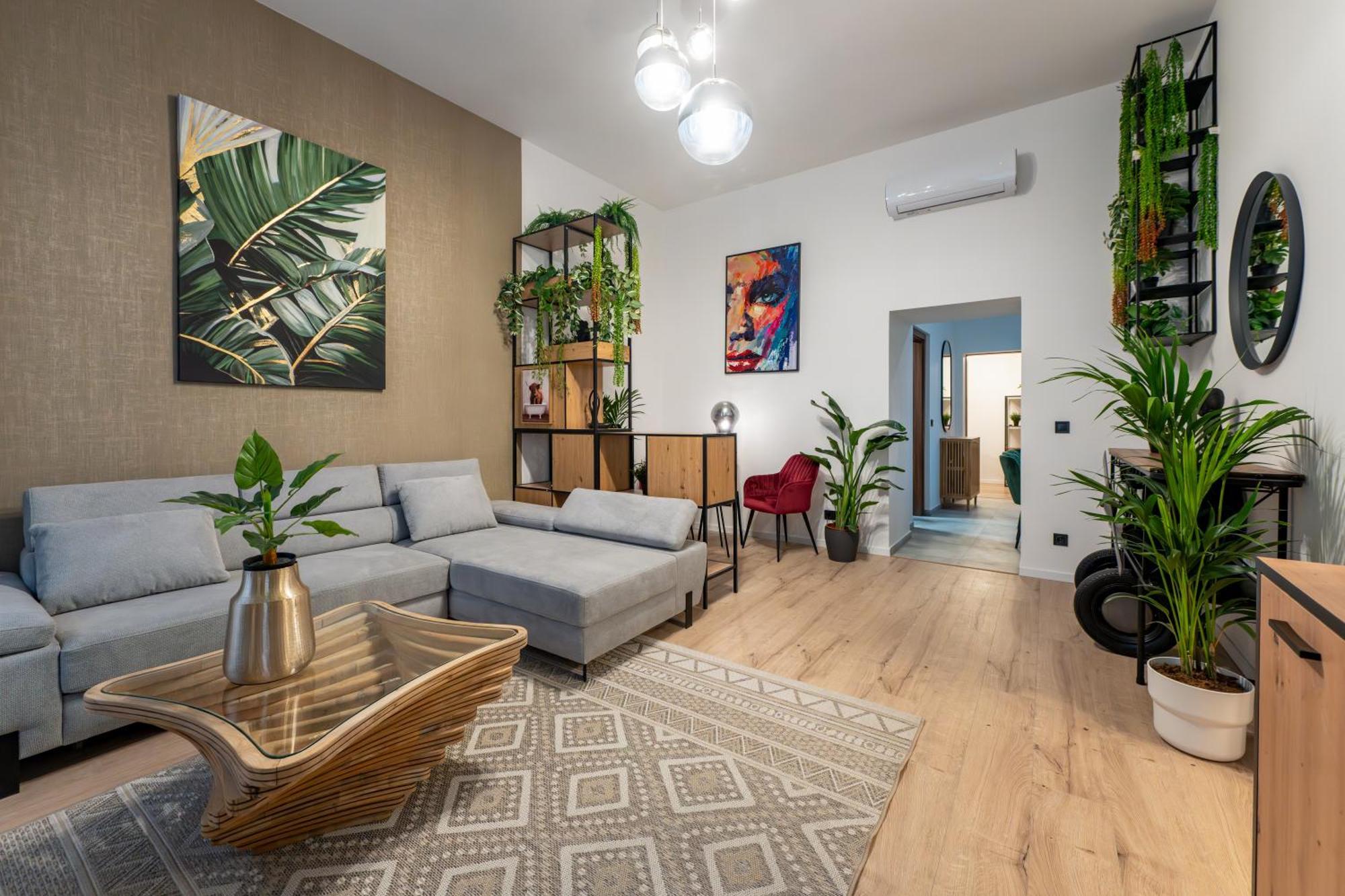 Stylish Superior Apartment ,2 Bedrooms, 3 Ac, Metro 2 Min, Prime Central Location Budapest, Guest Favorite — Photos 1